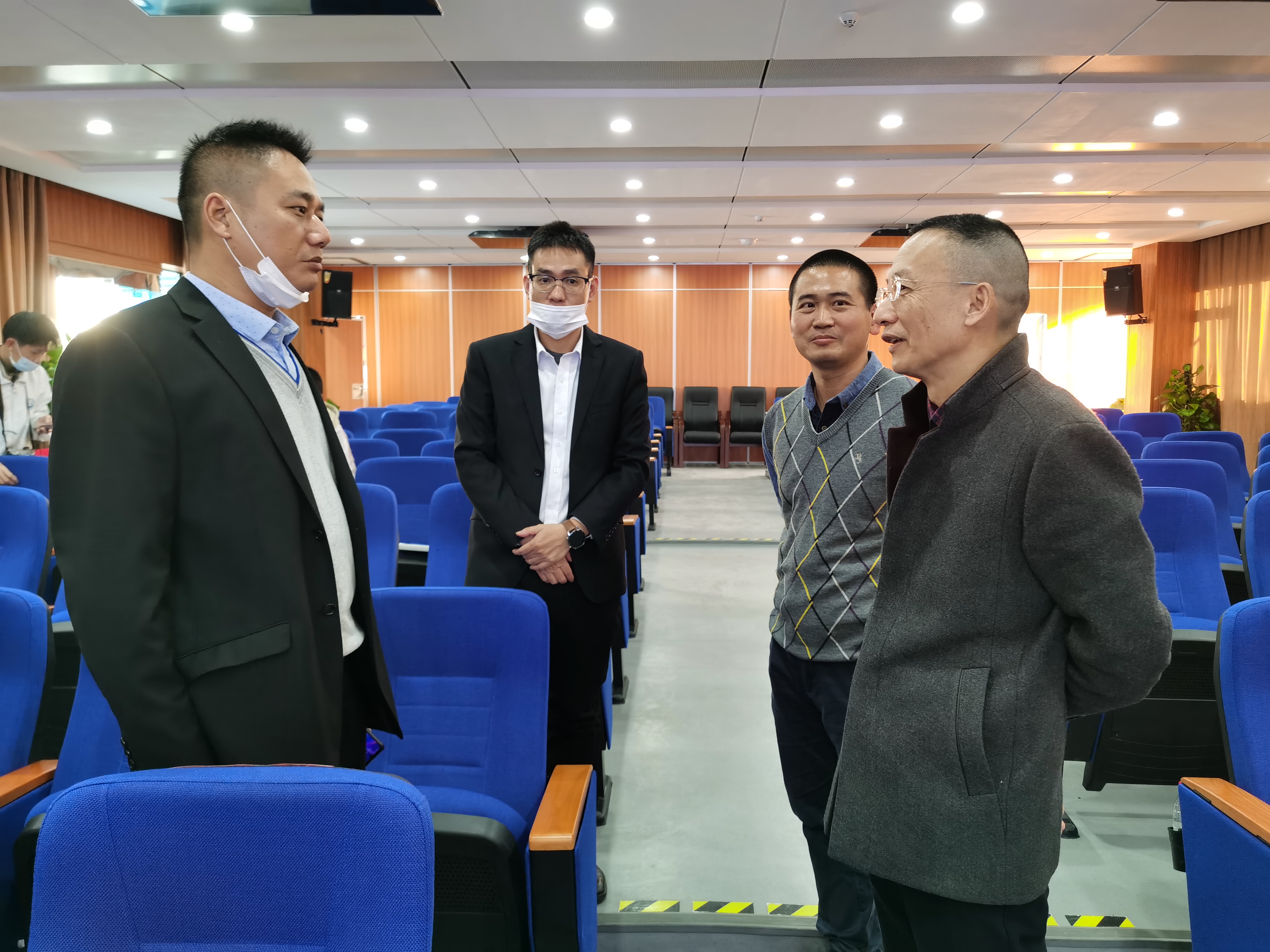 1608539719155738.jpg 8、企业研讨交流.jpg