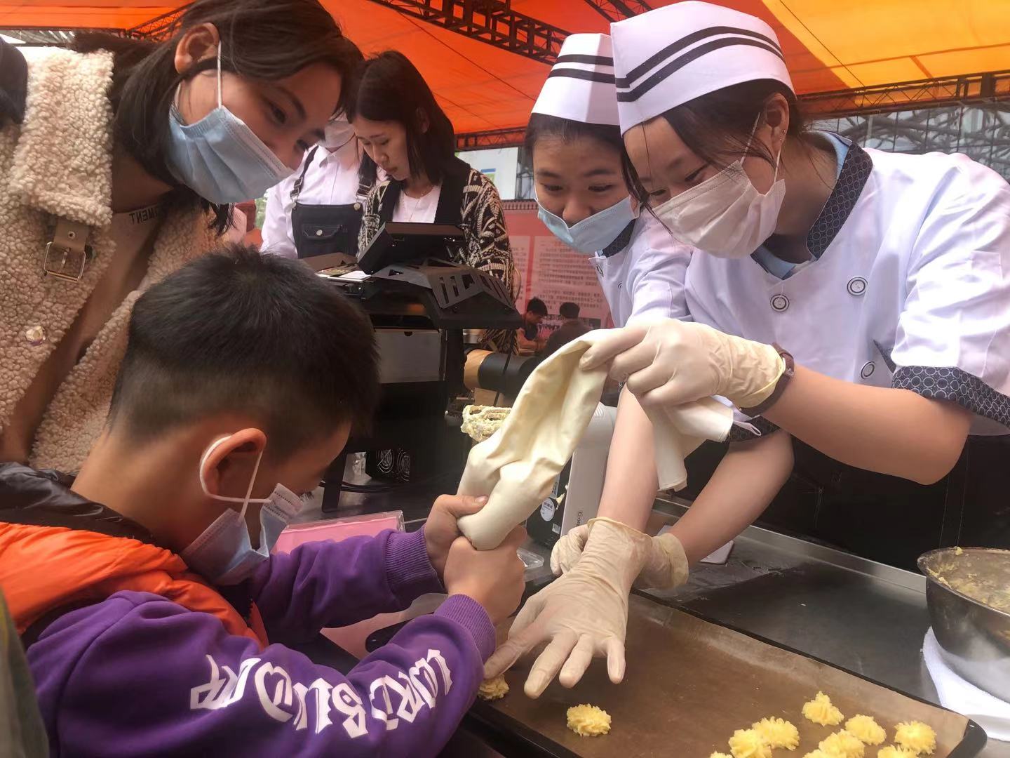 1616978371266732.jpg 美食节2.jpg