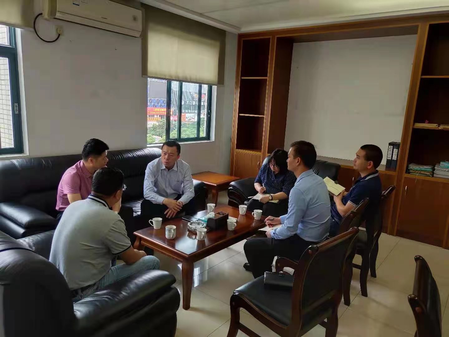 1619399412840762.jpg 东凤人社座谈会1.jpg