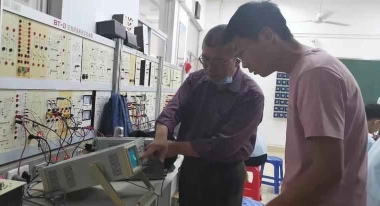 1620291823924231.png 喀什教师研修2.png